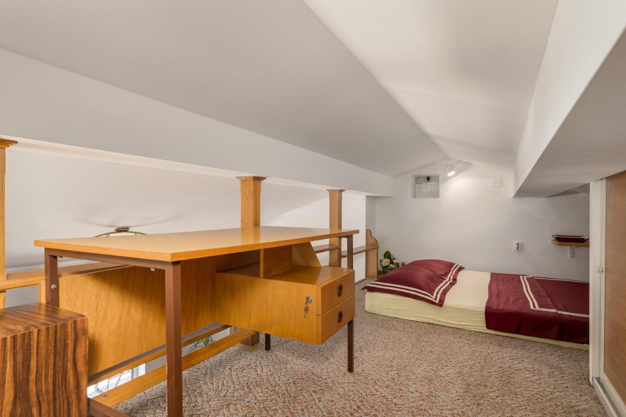 Apartment Magda With A Parking Space And Sea View Rijeka Exterior foto